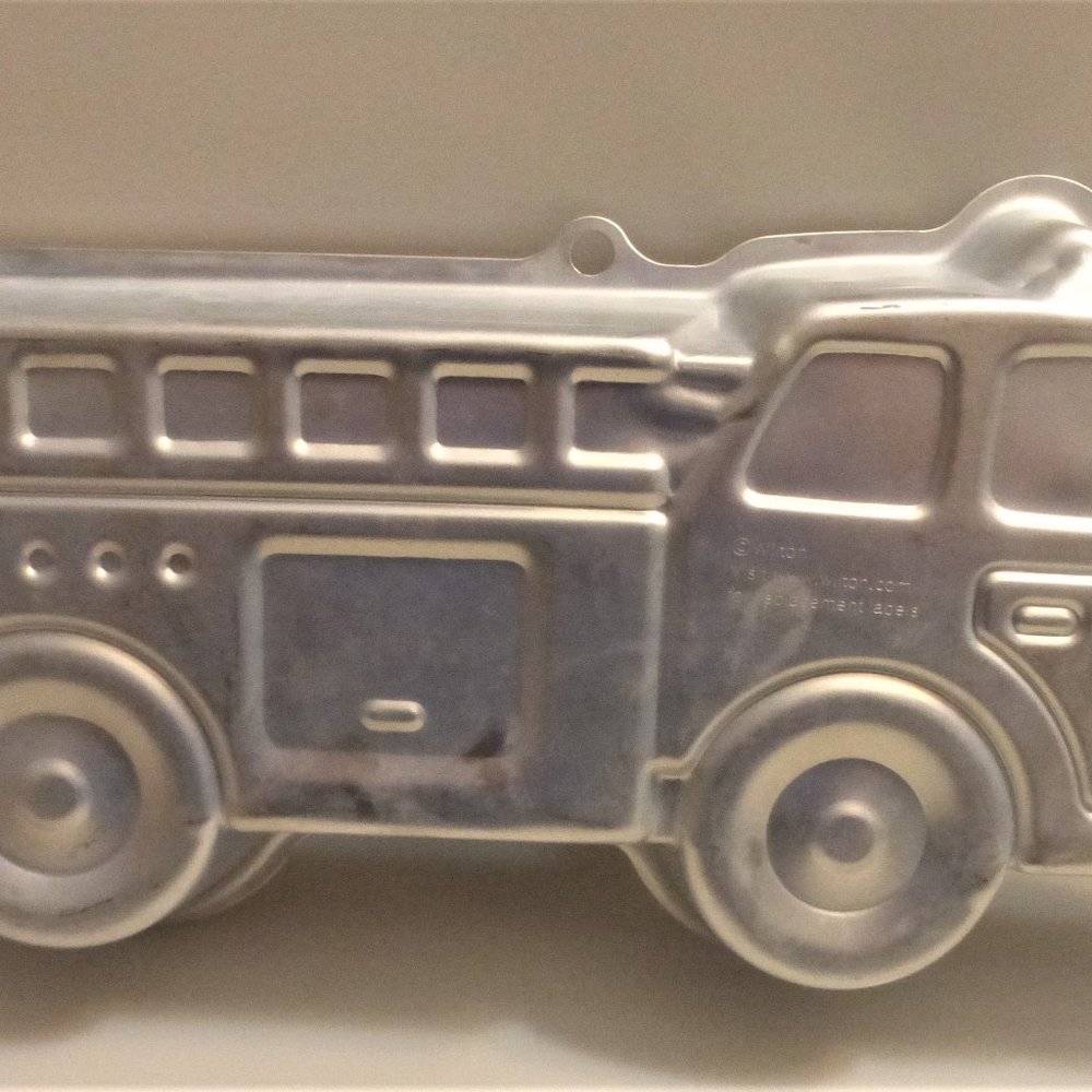 BNA Wilton FIRE TRUCK Cake Pan Baking Pan
